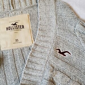 Hollister Cape sweater, Size XS